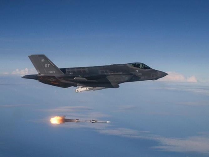 F-35 fires AMRAAM missile