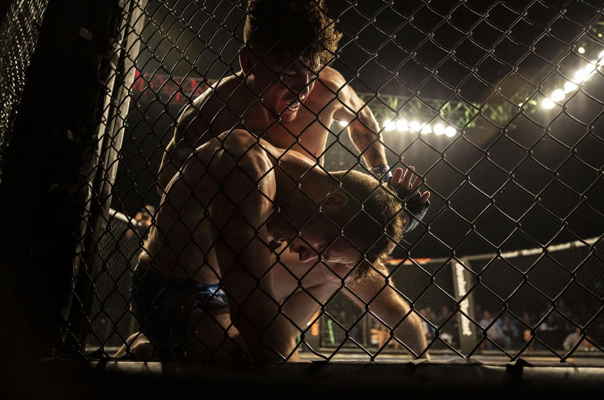 101219-sports-MMA-p09.JPG