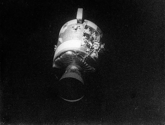 Apollo 13 astronauts and flight controllers reflect on a 'successful failure'