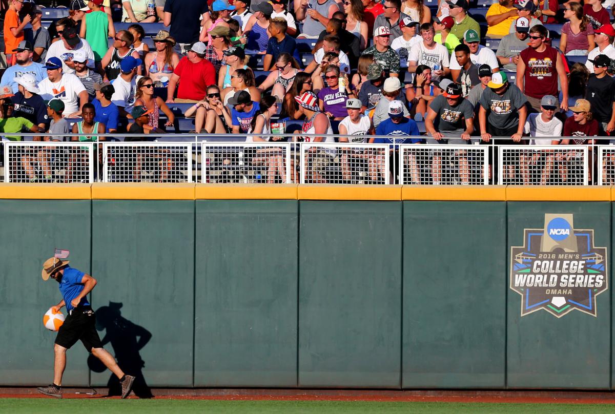 Arizona vs. Miami in College World Series