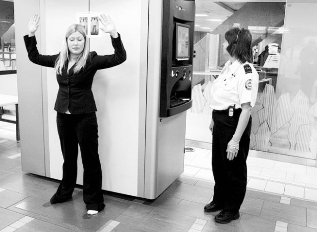 Sky Harbor passengers unruffled by 'invasive' X-ray body scanner  