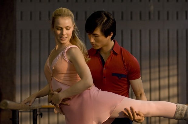 'Mao's Last Dancer' shows sacrifices defector made   