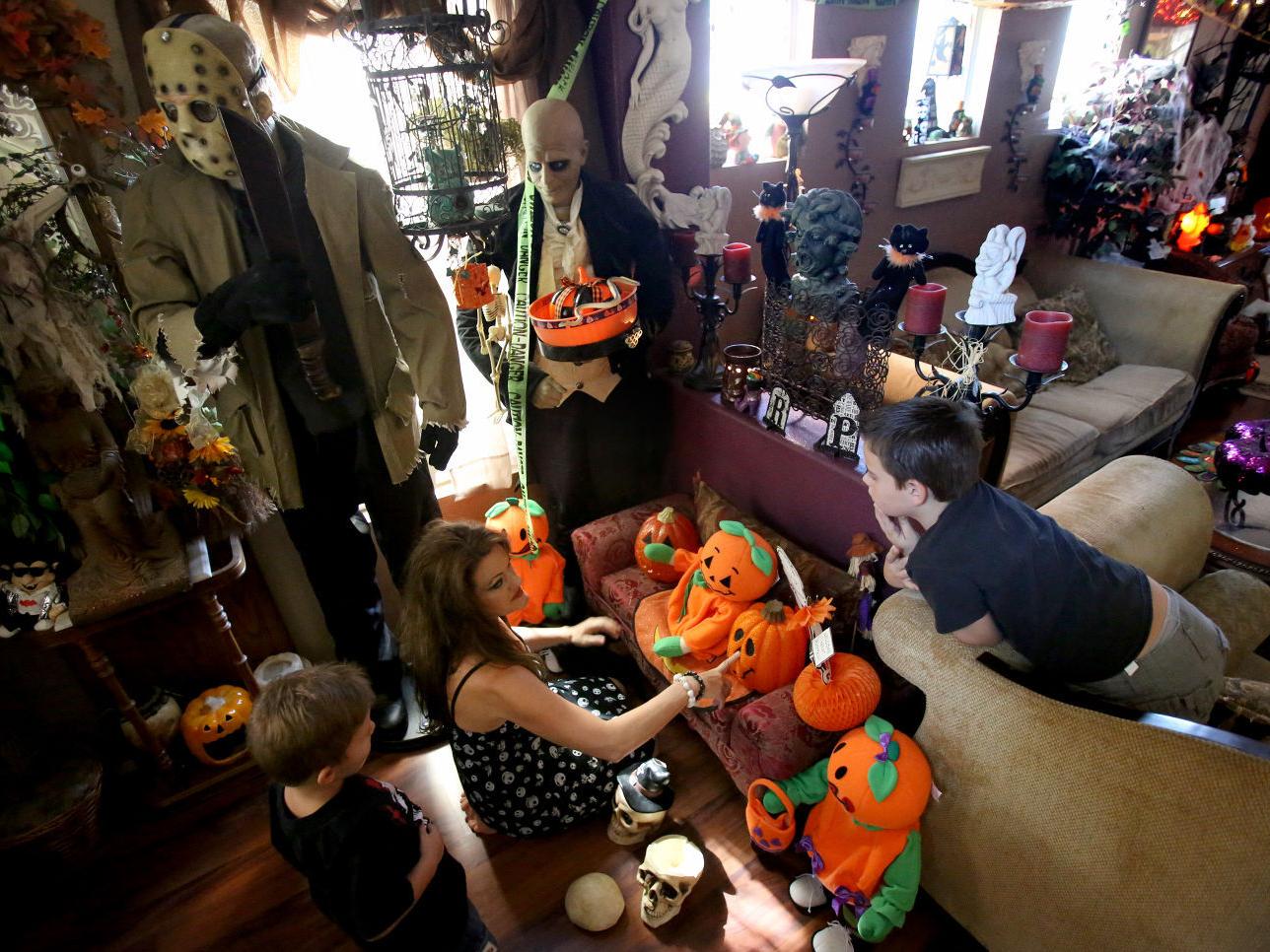 Now S The Time To Start Decorating For A Fiendishly Fun Halloween Entertainment Tucson Com Tucson Halloween Events 2022