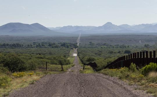 Steel for border wall going up in Arizona made by company with Trump ...