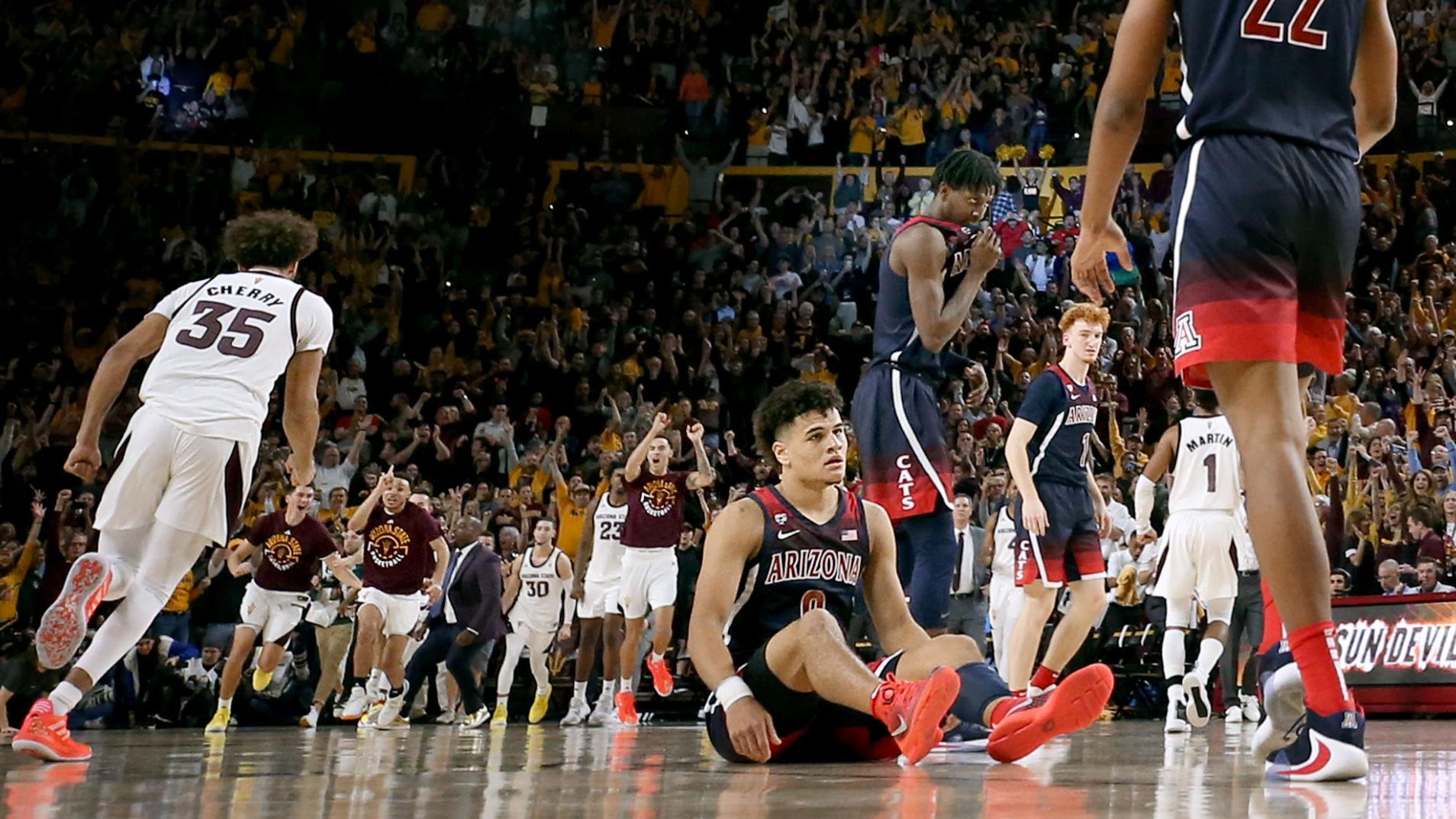 Arizona Wildcats Kick Away 22 Point Lead Lose 66 65 To Rival