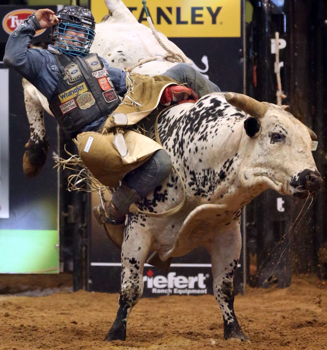 Photos Professional Bull Riders tour returns to Tucson Blogs