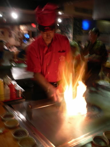 Food is the show at Tucson's Sakura, a teppanyaki restaurant  
