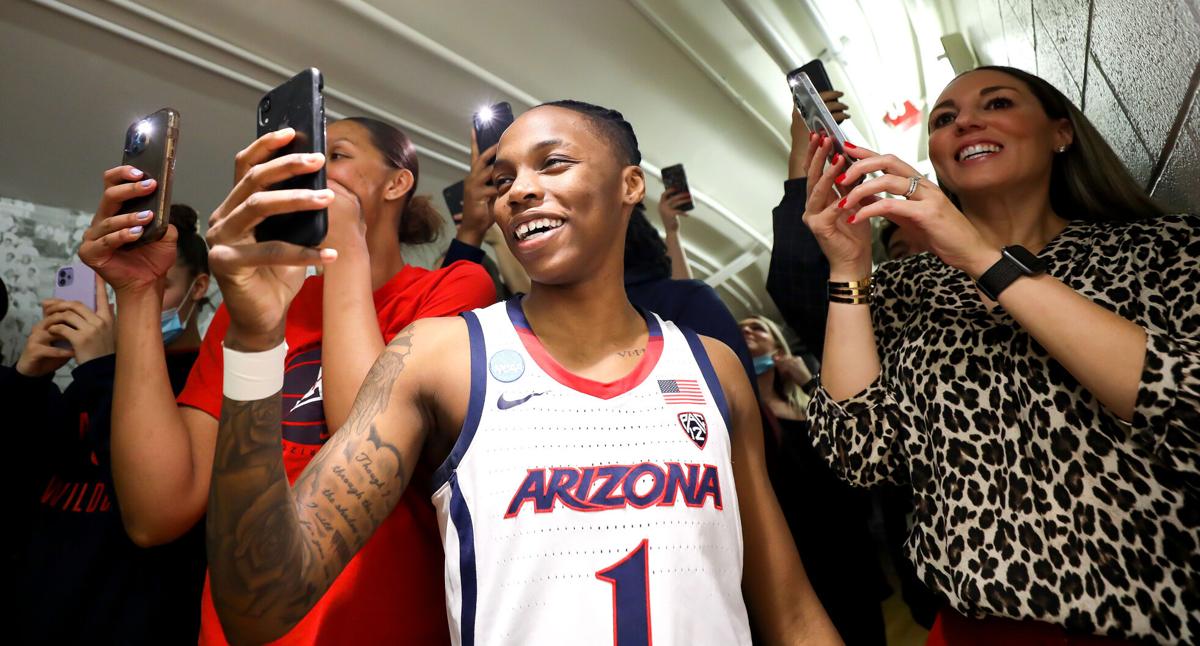 081322-tuc-spt-uawomenshoops-p1