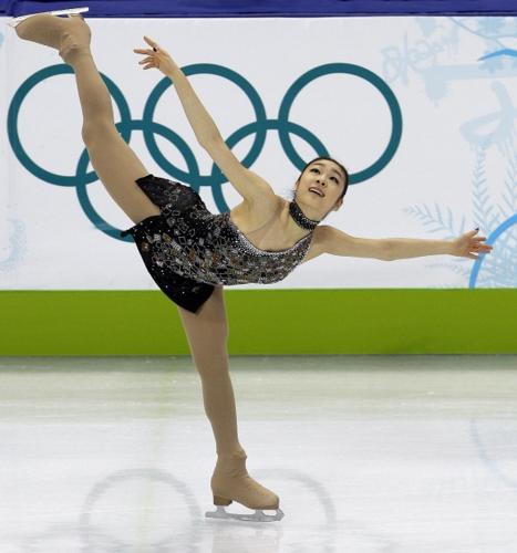 Kim on top after world record   
