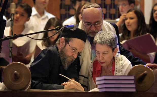 Final letters are added at Emanu-El ceremony   