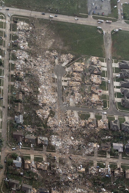 Massive tornado strikes Oklahoma
