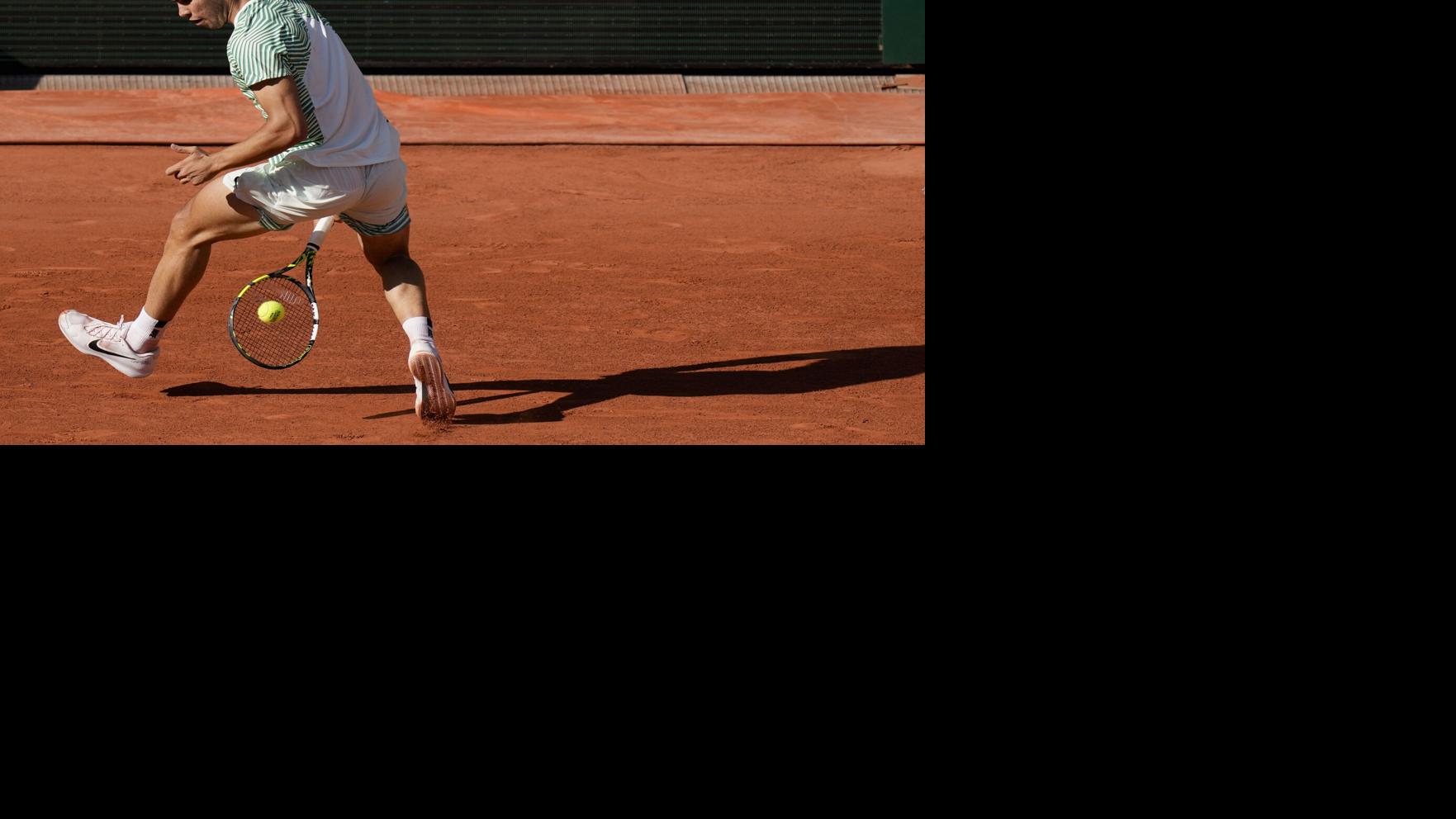 Don’t look away: Alcaraz reaches French Open quarterfinals
