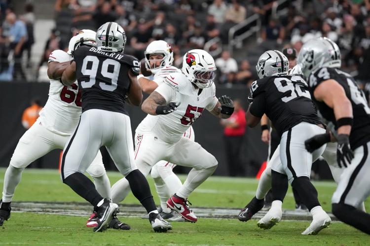 FOOTBALL-NFL-OAK-ARI/