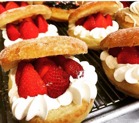 Strawberry shortcake doughnut style