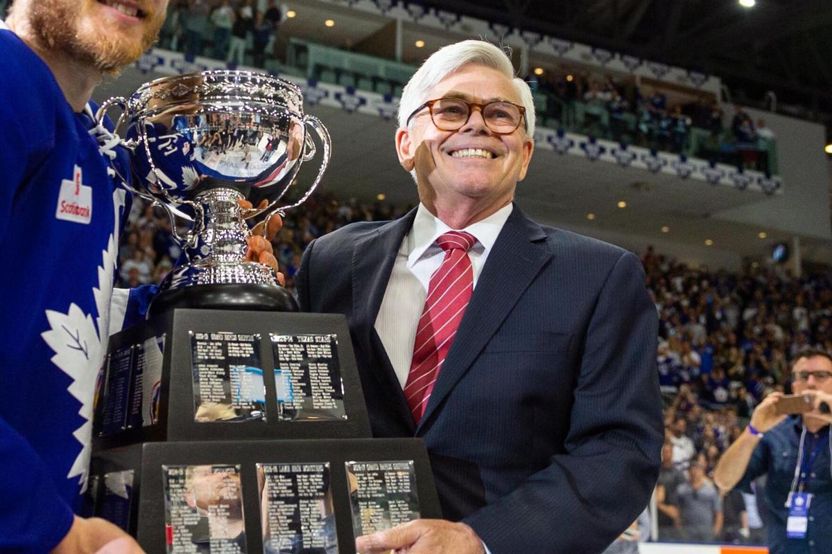 111221-tuc-spt-roadrunners-p1