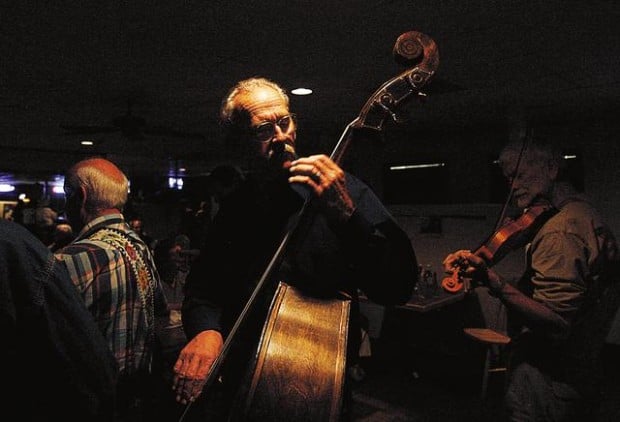 Bluegrass aficionados meet at Thirsty's  