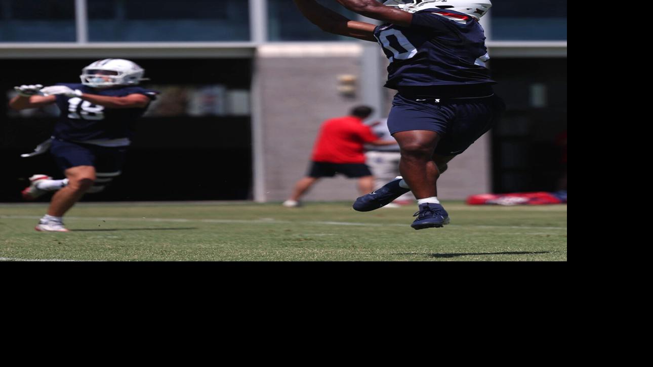 Arizona receivers Caleb ‘Jet' Smith, R.J. Mosley making their mark as freshmen