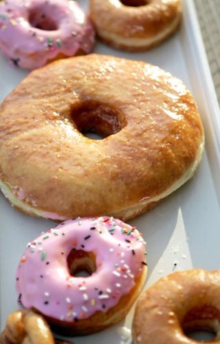 Donut shop closes