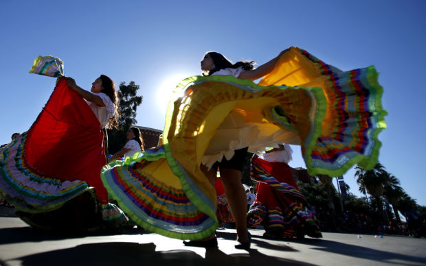 2014 UA Homecoming Parade