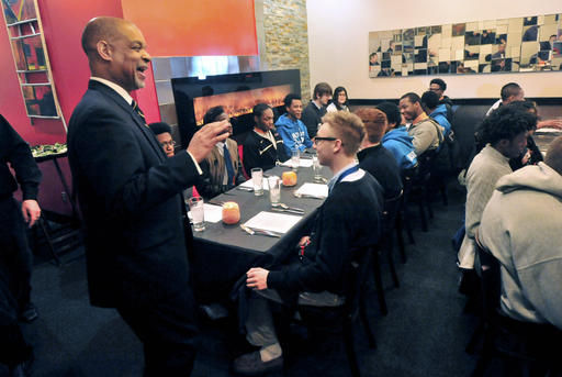 Students learn etiquette during restaurant visit