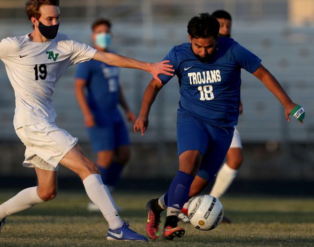030621-spt-catalina soccer-p7.jpg