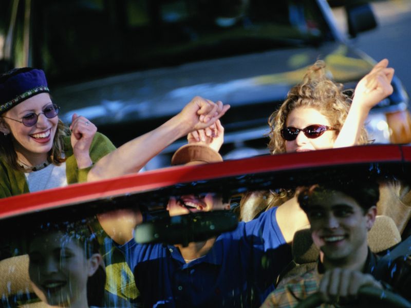 Keep teen drivers safer by keeping them off the road before midnight