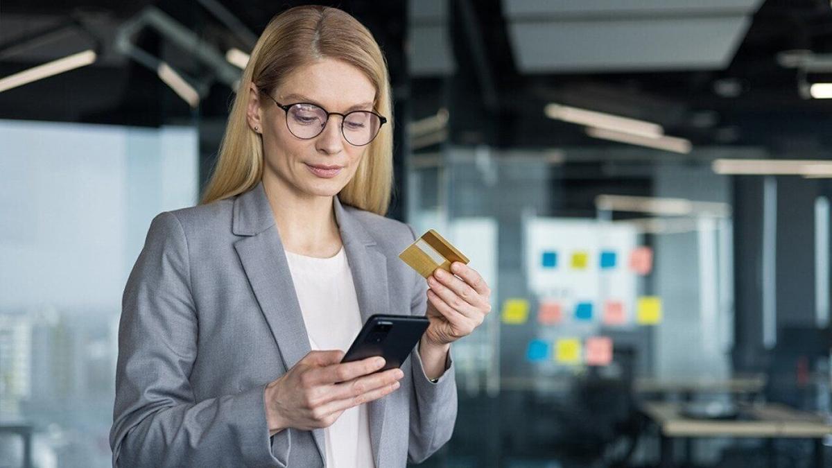 What an LLC should look for in a business credit card