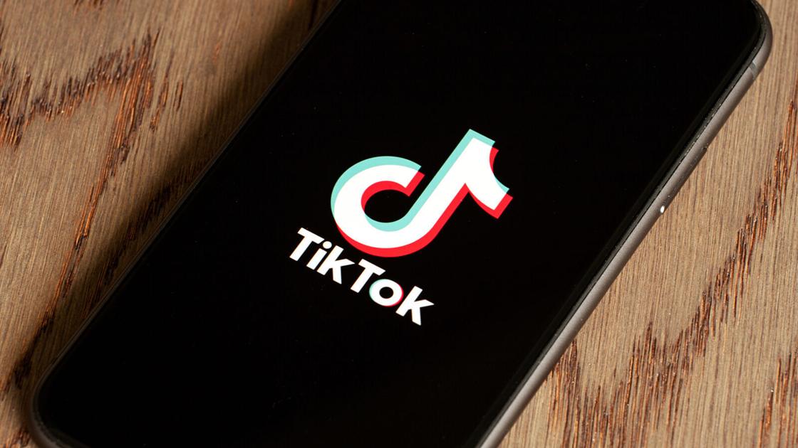 No, you shouldn’t pry your braces off with a spoon. These TikTok hacks are making dentists cringe