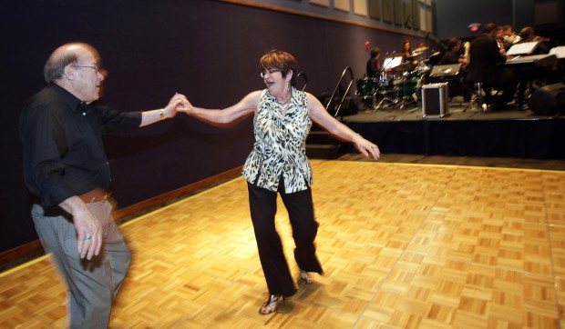 Hundreds attend klezmer concert   