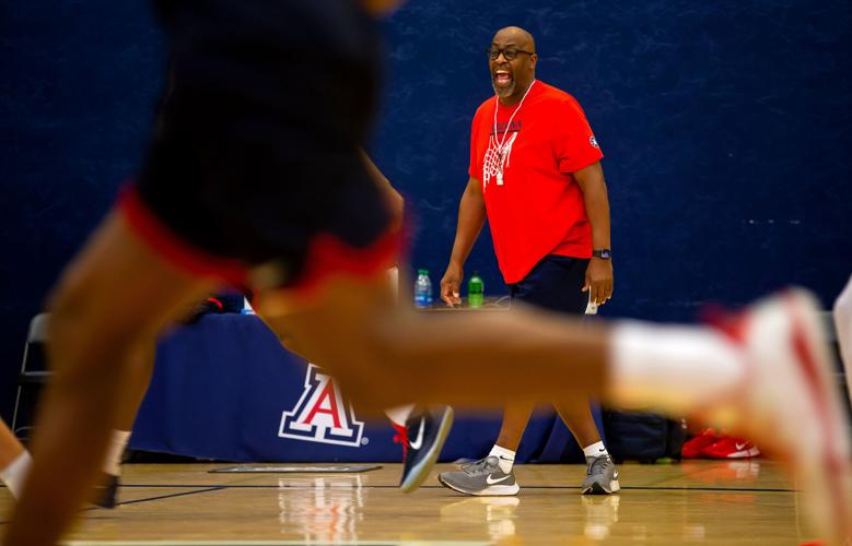 Arizona Assistant Coach Steve Robinson