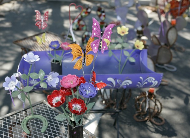 Find desert's treasures at market   