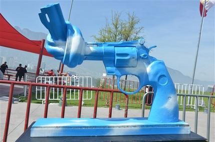 MEXICO-PISTOLAS POR LA PAZ