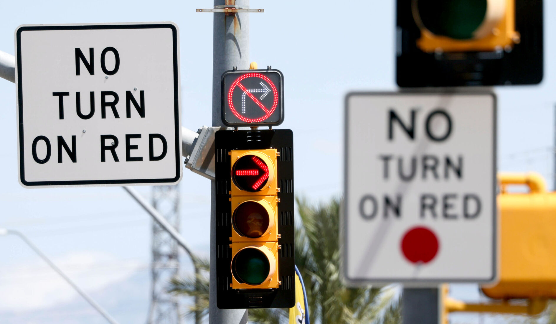 Arizona Lawmakers Seek To Protect Right-on-red Turns