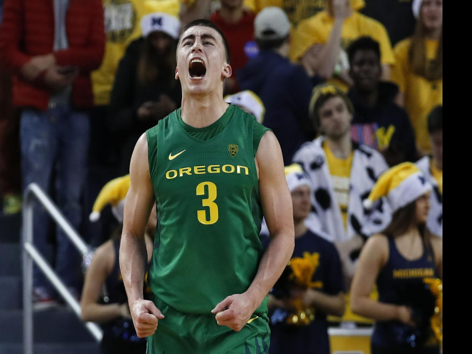 Pac 12 Basketball Roundup Oregon Tops Michigan In Top 10 Matchup