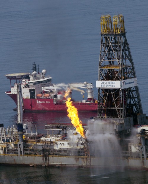 Obama imposes new rules on shallow-water drilling   