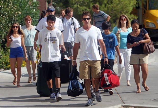 UA Dorm Move In Day