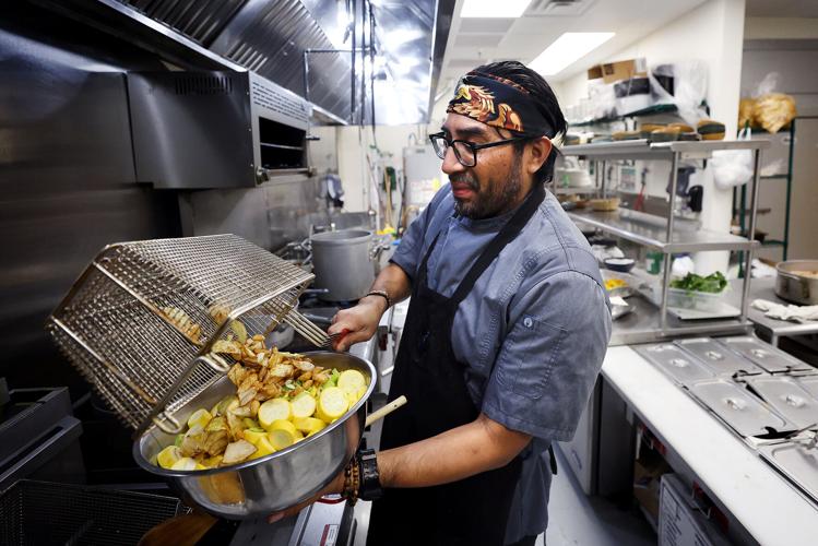 ֱ chef strikes out on his own with Oaxacan restaurant