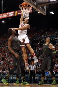 Arizona basketball: Miller says Tarczewski staying with Wildcats
