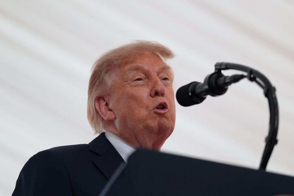 Trump pushes George Washington exhibit, statue
