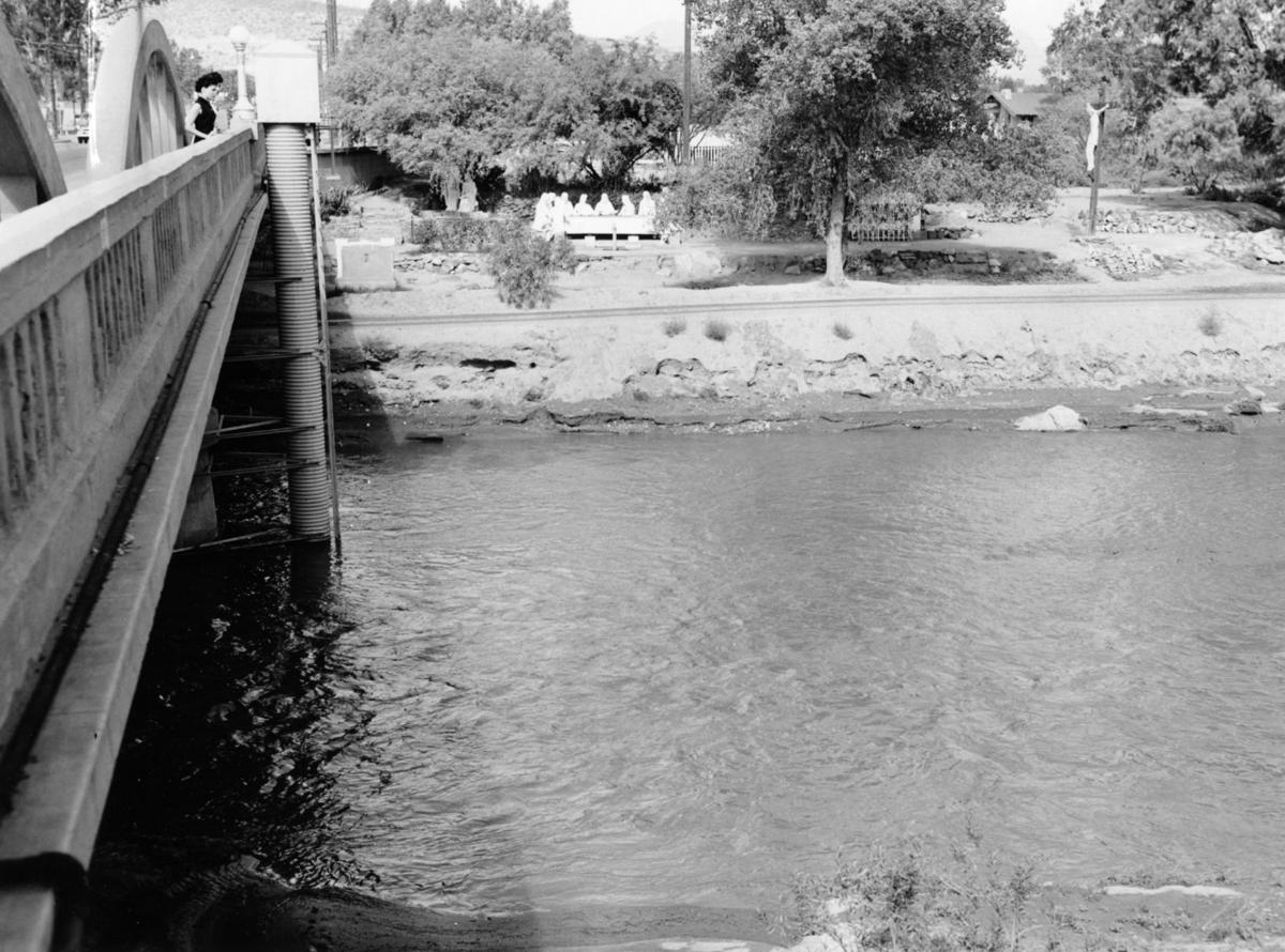 Santa Cruz River, 1952