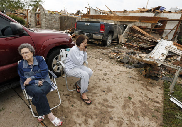 Massive tornado strikes Oklahoma