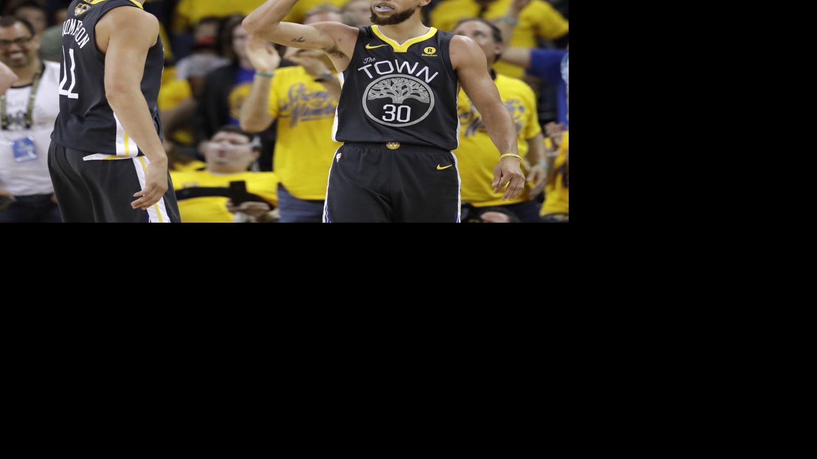 Nba Finals Stephen Curry Bursts For 33 Points As Warriors Rout