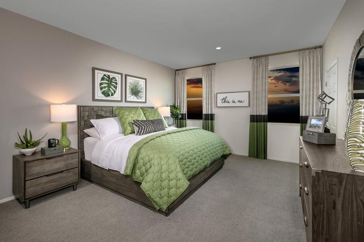 KBTUC_DesertPoint-Plan1584-MasterBedroom_6786a-3300.jpg