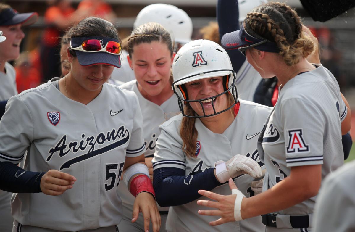 052722-tuc-spt-uasoftball-p1