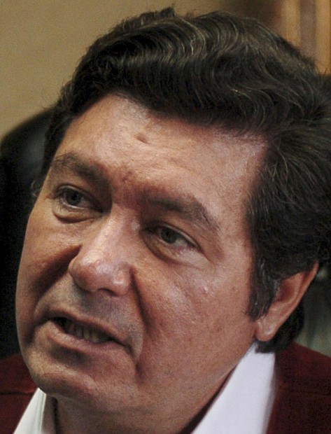 Tijuana ex-mayor held on illegal-arms charges   