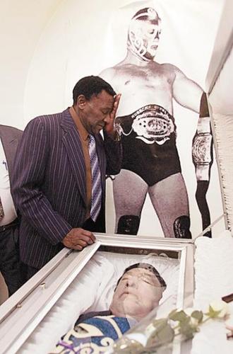 Muere 'Huracán Ramírez'  