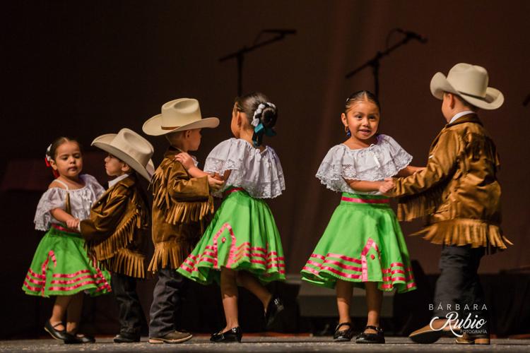 Ballet Folklorico Tapatío