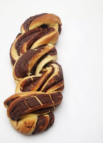 Making chocolate babka