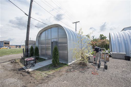 Los Angeles architect to build village of huts in Detroit