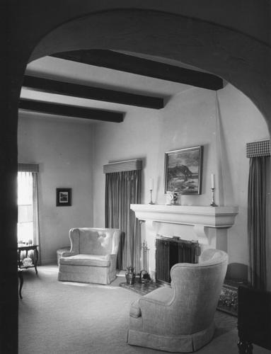 1960 Tucson home photos: A home to charm visitors